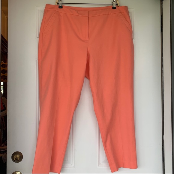 Lane Bryant Pants - Lane Bryant Peach Cropped Pants - Size 18